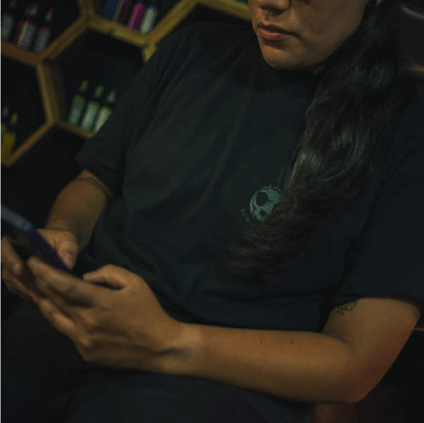 CAMISETA NEGRA AUTHENTIC