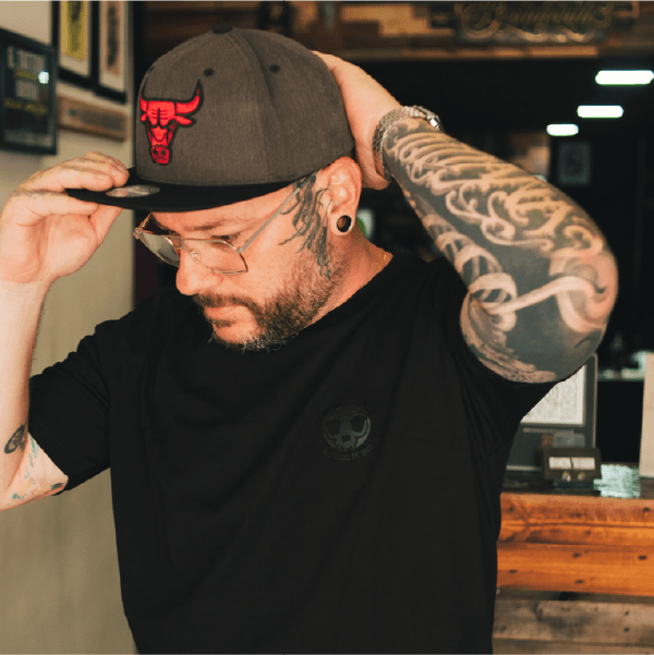 CAMISETA NEGRA EL MUNDO ES DE LOS GATOS - Imagen 4