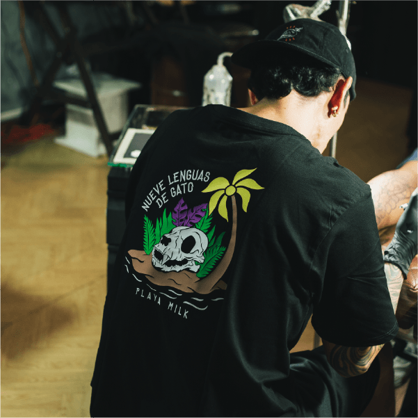 CAMISETA NEGRA PLAYA MILK